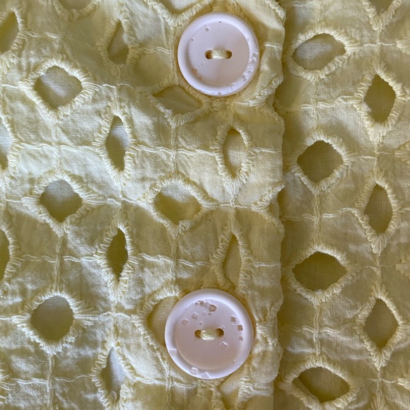 Zara Girls SZ 9 Cotton Eyelet Embroidered Button Down Yellow Top Shirt Flutter - Picture 3 of 6